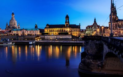 Stadtbild – Nacht-(Abend-)fotografie – Fotografie in der blauen Stunde – Dresden mit Elbe